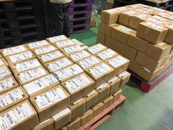 Actual photos of the packaging boxes ready for shipment.